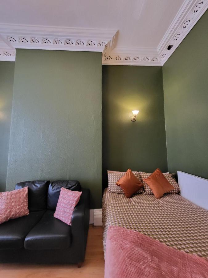 Digbeth City Centre Apartment Sleeps 12 Opposite Coach Station برمنغهام المظهر الخارجي الصورة