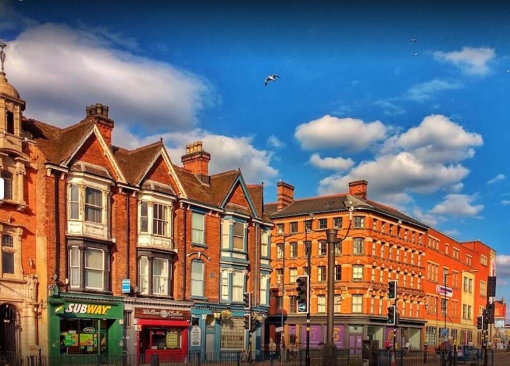 Digbeth City Centre Apartment Sleeps 12 Opposite Coach Station برمنغهام المظهر الخارجي الصورة