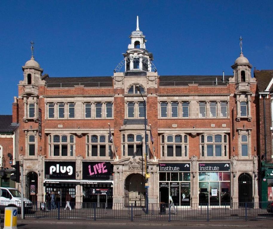 Digbeth City Centre Apartment Sleeps 12 Opposite Coach Station برمنغهام المظهر الخارجي الصورة
